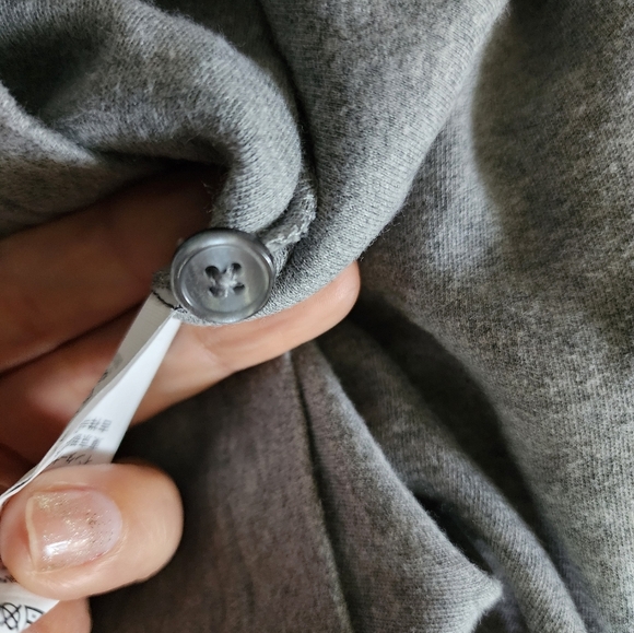 L.L.Bean Trandional Fit Men's Gray Long Sleeve Henley Size XL - Picture 6 of 7